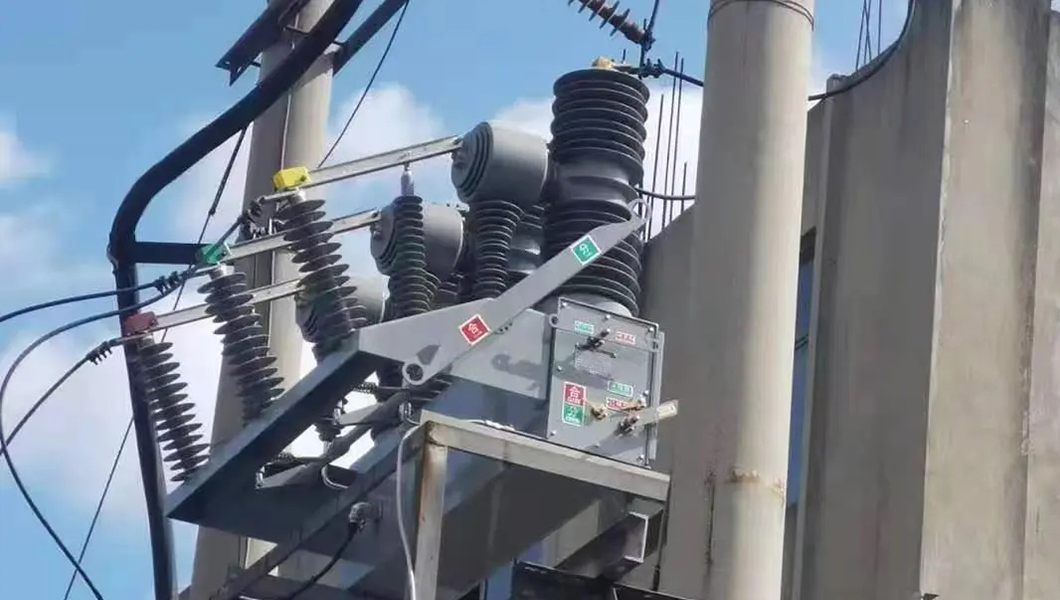 Vacuum Circuit Breaker On Column